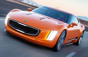 Vista frontal de tres cuartos del prototipo Kia GT4 Stinger